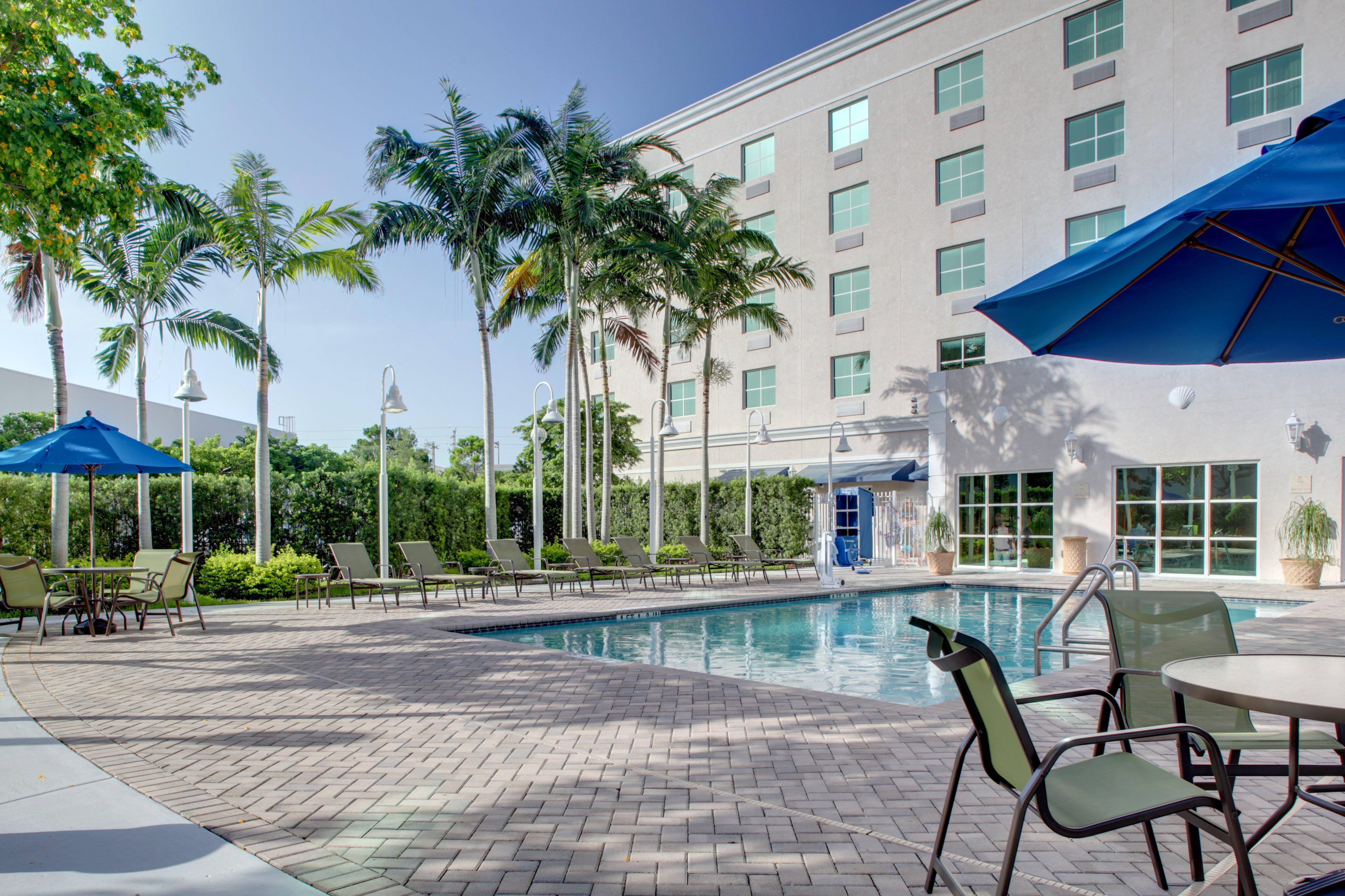 Holiday Inn Express & Suites Miami Kendall By Ihg Country Walk Exterior photo