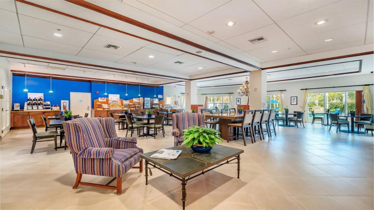 Holiday Inn Express & Suites Miami Kendall By Ihg Country Walk Exterior photo