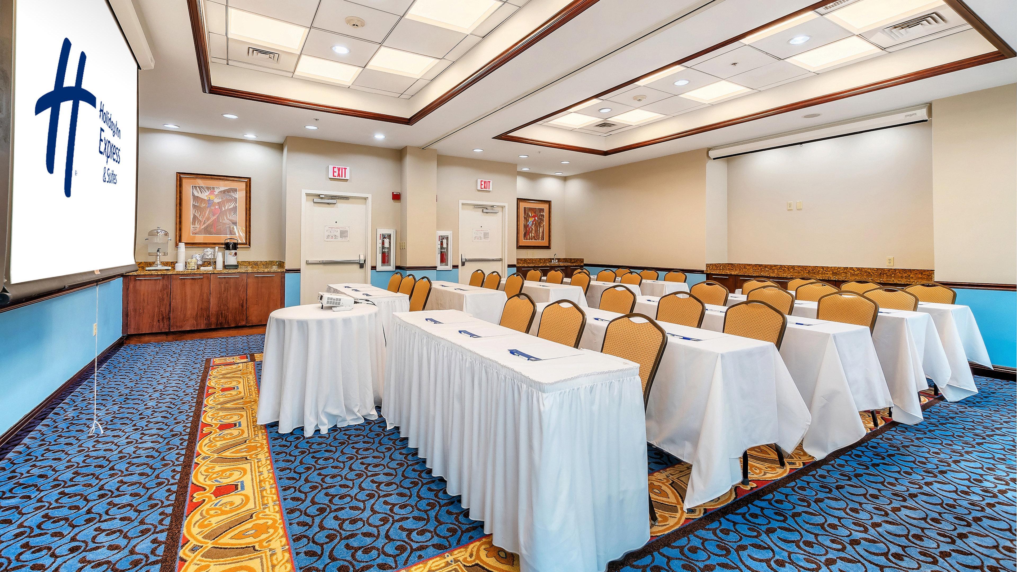 Holiday Inn Express & Suites Miami Kendall By Ihg Country Walk Exterior photo