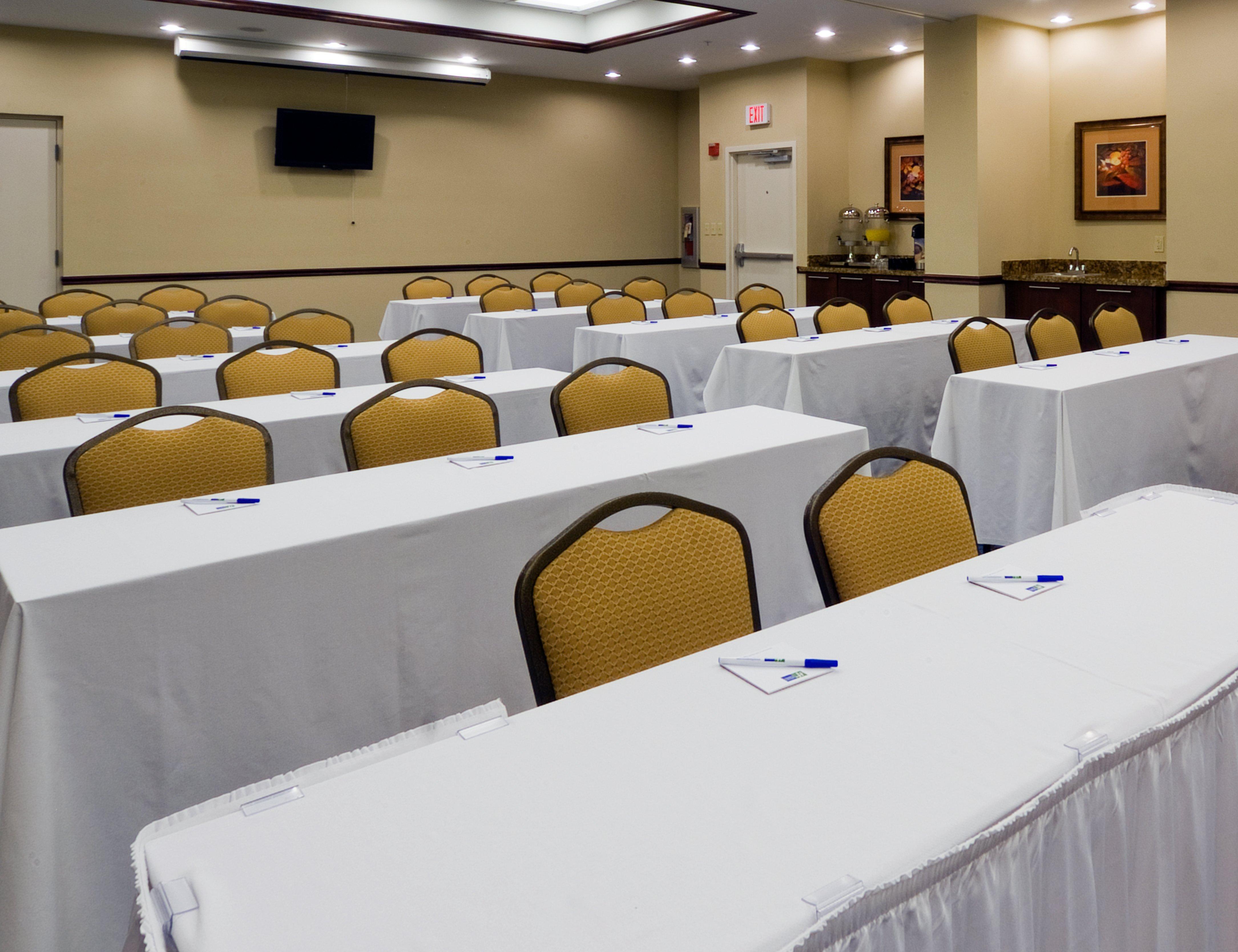Holiday Inn Express & Suites Miami Kendall By Ihg Country Walk Exterior photo