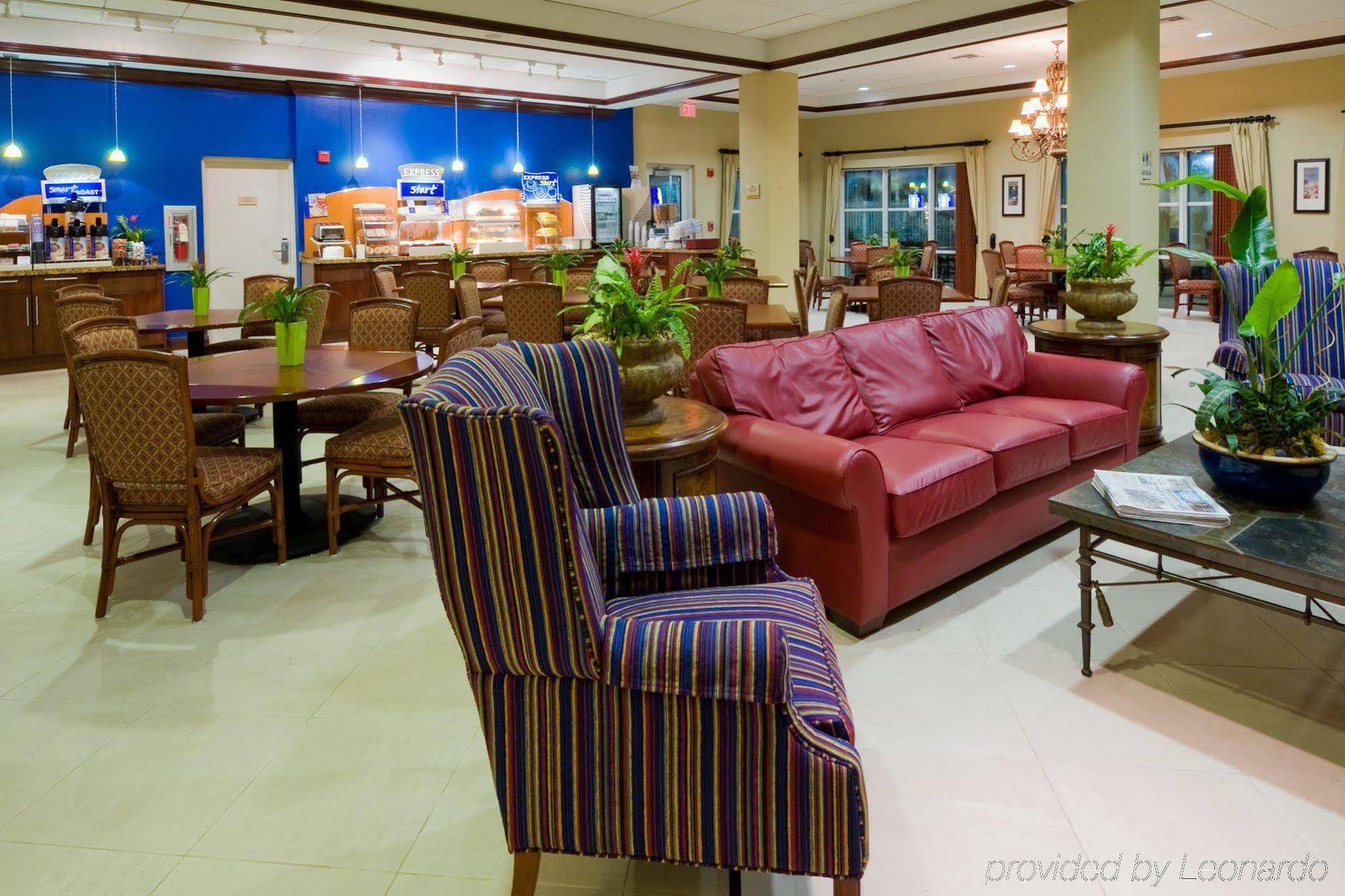 Holiday Inn Express & Suites Miami Kendall By Ihg Country Walk Exterior photo