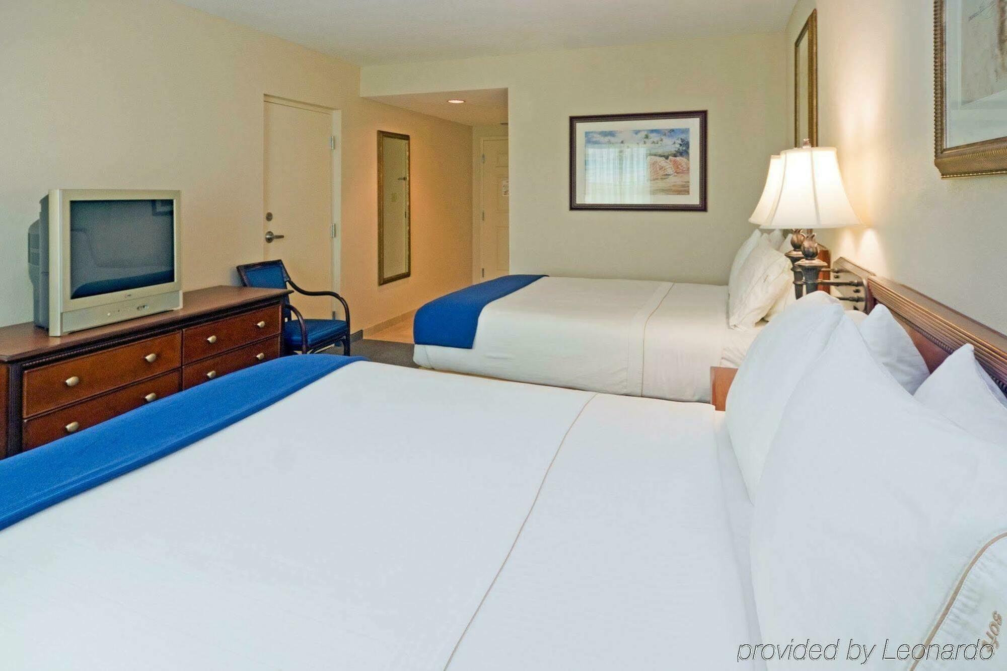 Holiday Inn Express & Suites Miami Kendall By Ihg Country Walk Room photo